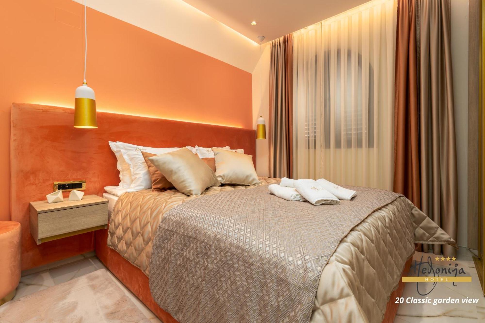 Hotel Vila Hedonija Херцег-Нови Экстерьер фото
